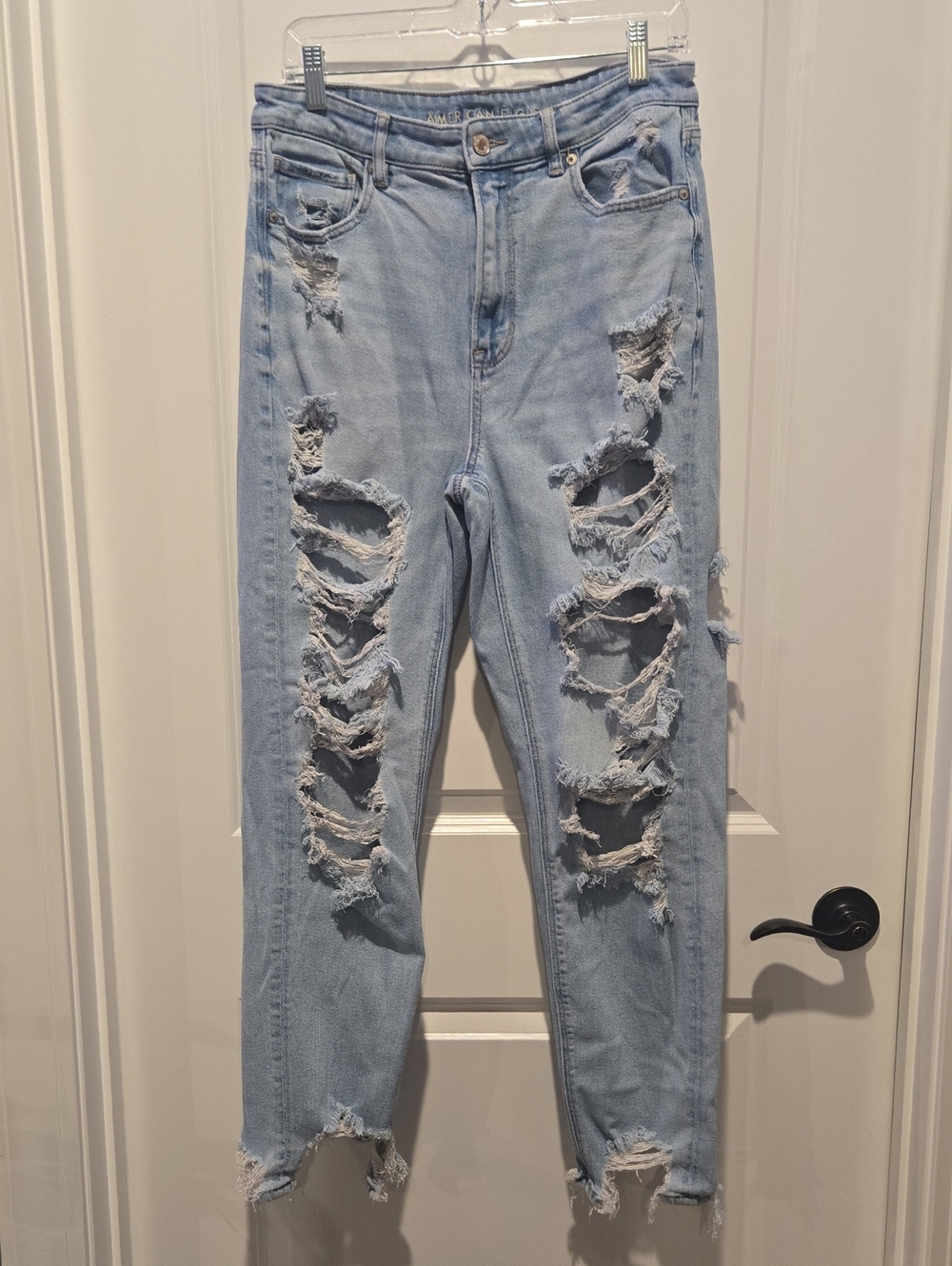 American Eagle Outfitters Light Blue Distressed Boyfriend Jeans